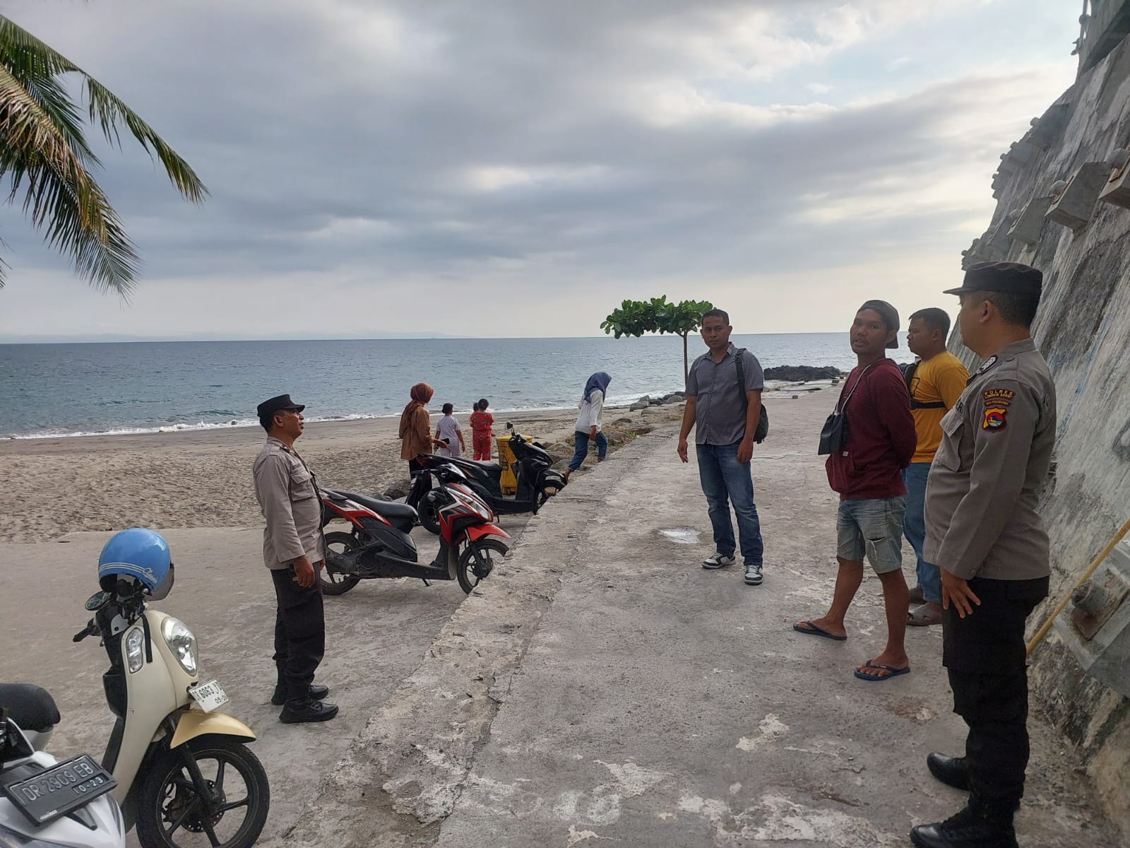 Polisi Tingkatkan Keamanan Wisatawan di Pantai Senggigi, Lombok Barat