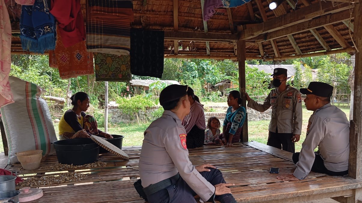 Polsek Sekotong Jaga Ketat Pulau Terluar, Patroli Intensif dan Silaturahmi di Pulau Sepatang