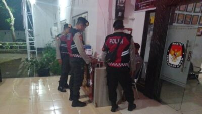 Polres Lombok Barat Pastikan Keamanan Pemilukada dengan Patroli Malam