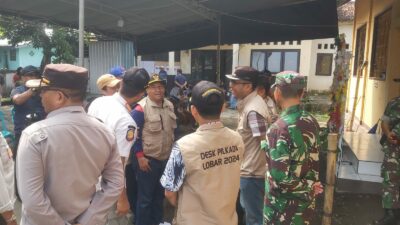 Pantau Pilkada, Pj Sekda Lombok Barat Kunjungi TPS Labuapi