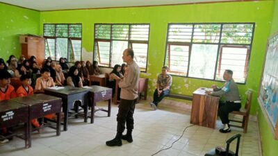 Siswa di Sekotong Dibekali Edukasi Tertib Lalu Lintas & Bahaya Pernikahan Dini