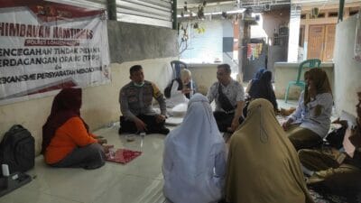 Cegah TPPO: Polsek Labuapi Edukasi Warga Soal PMI Legal
