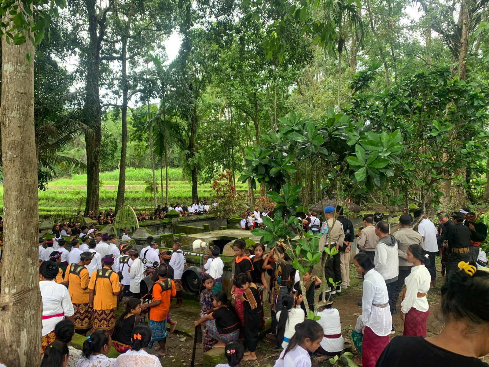 Nyelamat Gumi, Ritual Adat Tahunan Umat Buddha Desa Mareje yang Menyejukkan