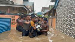 Polres Bima Kota Respon Cepat Bantu Evakuasi Dampak Banjir di Sejumlah Wilayah Kota Bima