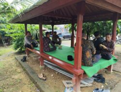 Inisiatif Polri Dukung Ketahanan Pangan: Kunjungan Kapolsek Gerung ke Desa Giri Tembesi