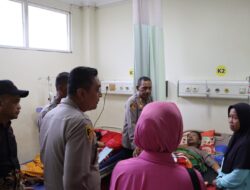Kapolres Bima Kota Kunjungi Personel yang Sakit, Berikan Motivasi dan Semangat