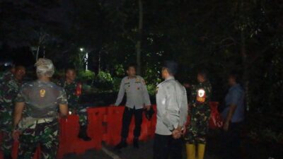 Jembatan Retak, Warga Diimbau Waspada Patroli Polsek Lembar Ditingkatkan (1)