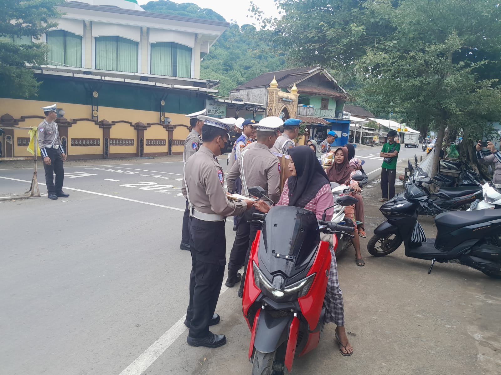 Sinergi TNI-Polri-Dishub: Sukseskan Operasi Keselamatan Rinjani 2025 di Lombok Barat