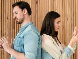 7 Penyesalan Pahit Setelah Cerai, Nomor 3 Paling Menyakitkan!