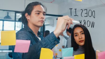 Karisma Bukan Bakat! Begini Cara Melatihnya