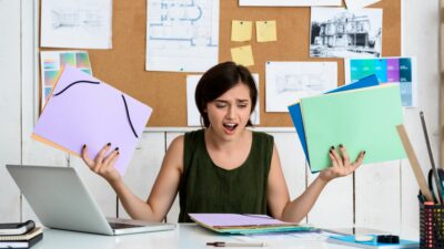 7 Tuntutan Kerja Toksik yang Harus Ditinggalkan Sekarang Juga!