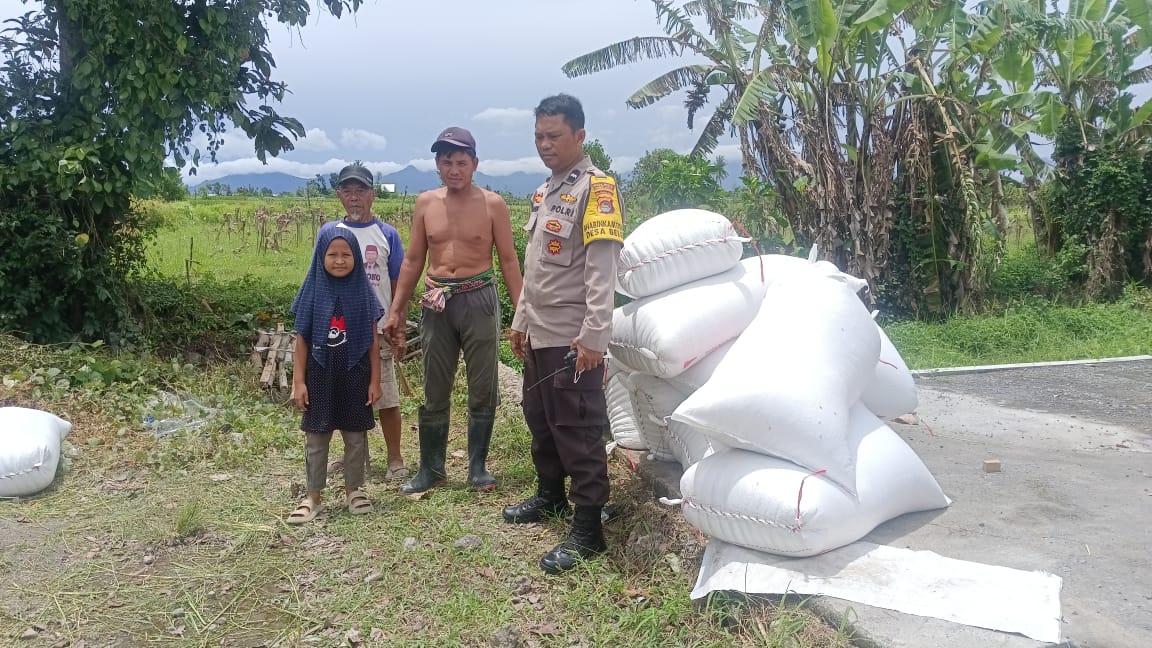Bhabinkamtibmas Desa Beleka Dorong Warga Manfaatkan Pekarangan untuk Ketahanan Pangan