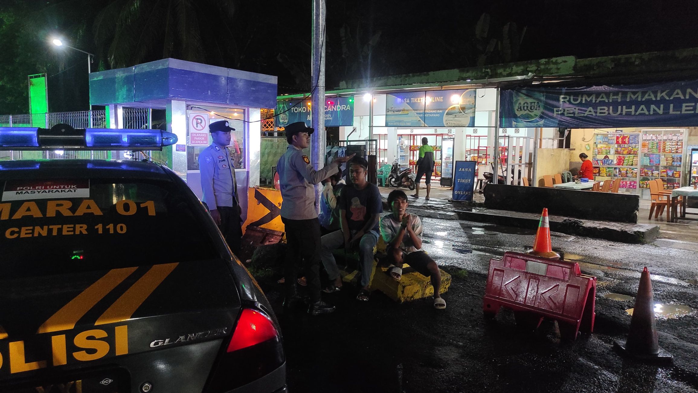 Kepolisian Siaga Sahur di Pelabuhan Lembar, Warga Apresiasi