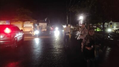 Polisi Kawal Tarawih di Labuapi, Ibadah Berjalan Lancar