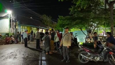 Polsek Labuapi Kawal Tarawih, Jamaah Ibadah dengan Nyaman