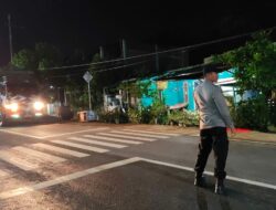 Polsek Lembar Kawal Ibadah Tarawih, Jamaah Merasa Lebih Aman