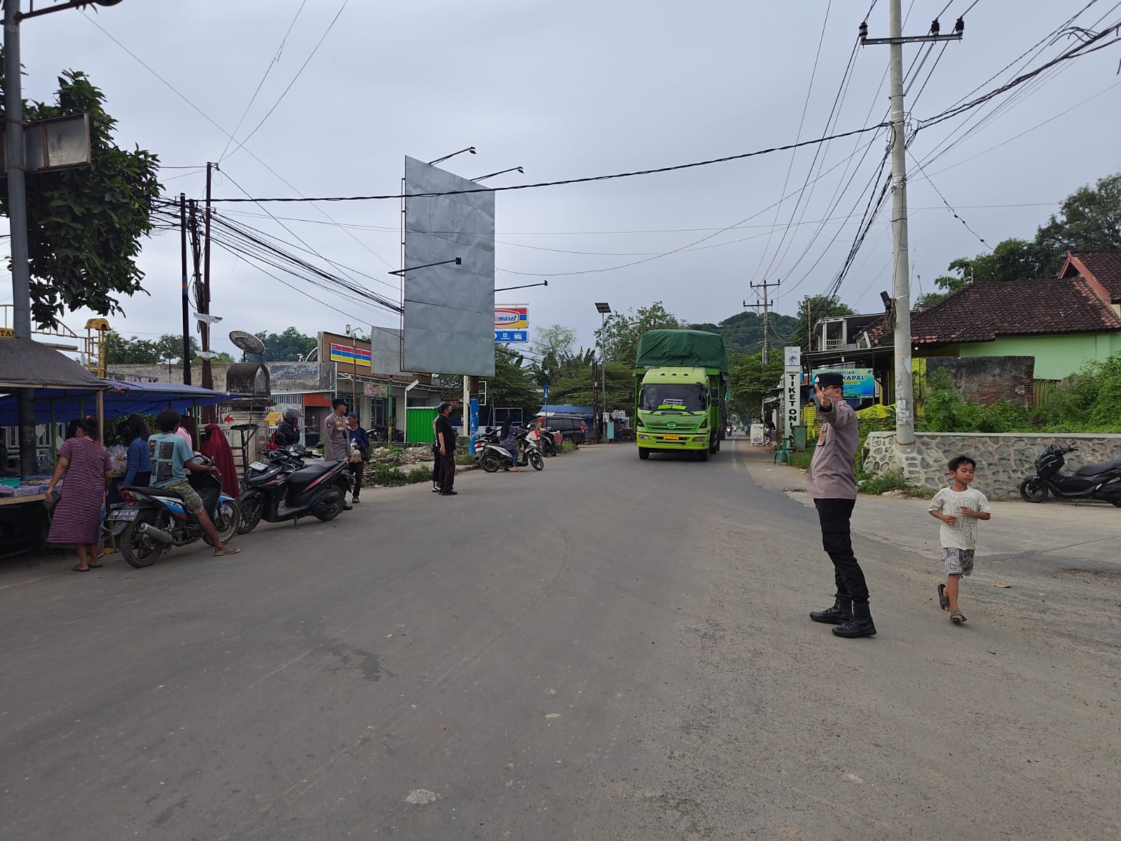 Ngabuburit di Pelabuhan Lembar, Polisi Pastikan Keamanan