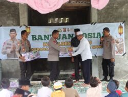 Kapolres Dompu Salurkan Bantuan Sosial untuk Pembangunan Masjid An-Nur Desa Woko