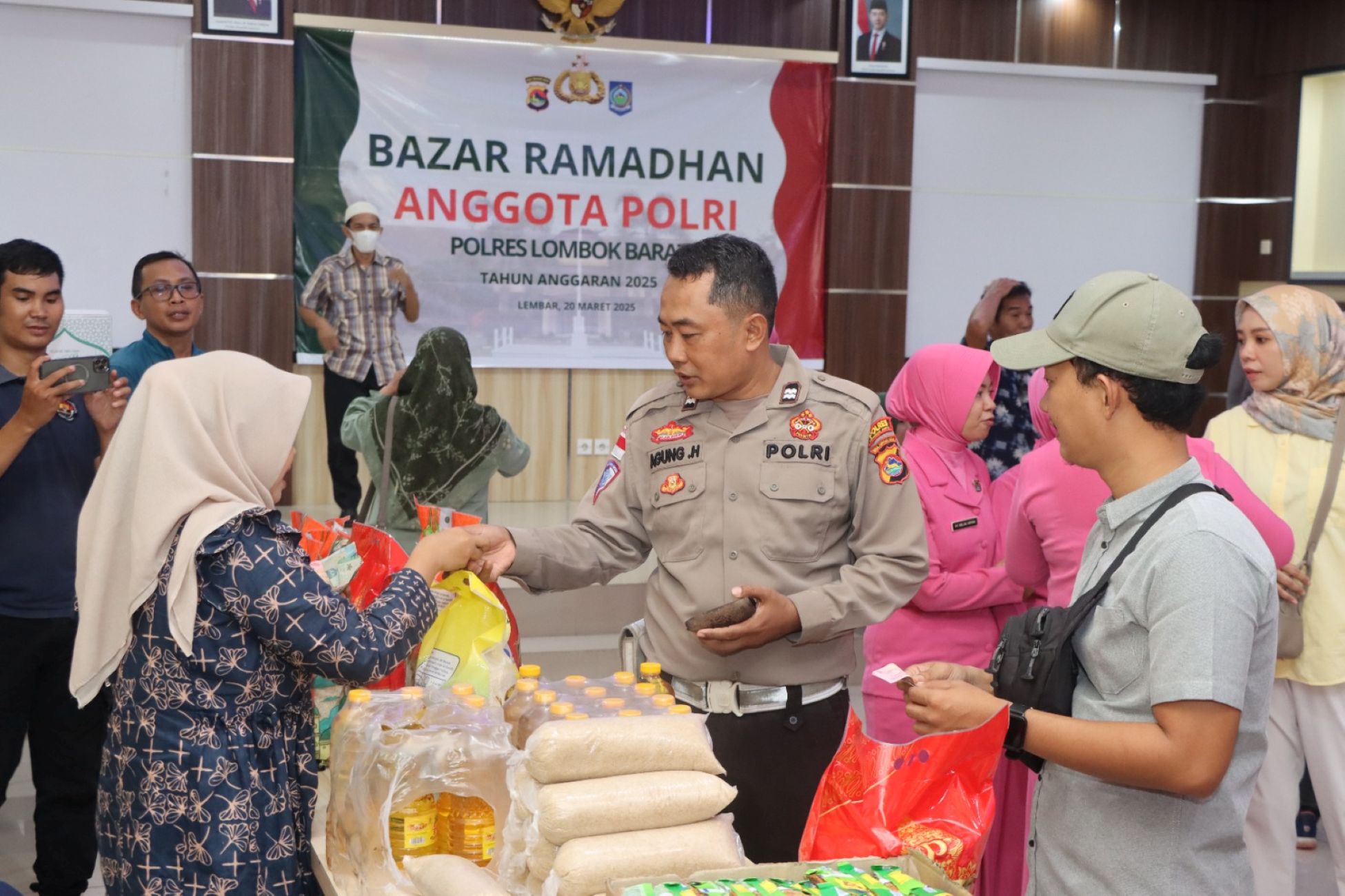 Jelang Idul Fitri: Polres Lombok Barat Permudah Penukaran Uang Pecahan