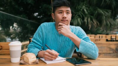 Orang Jenius: Kenapa Mereka Berpikir 10 Langkah di Depan?