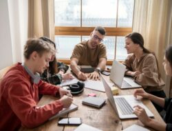 Kerja Gila? 4 Trik Cerdas Lawan Budaya Workaholic