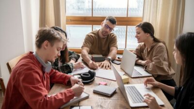 Kerja Gila? 4 Trik Cerdas Lawan Budaya Workaholic