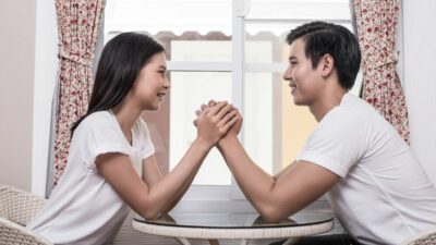 Dia Bukan Cuma Pacar! 12 Tanda Kuat Dia Jodoh yang Kamu Cari