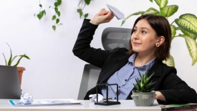 Gaji Kok Gak Naik-Naik? Cek 20 ‘Dosa’ Kecil yang Bikin Bos Ilfeel!