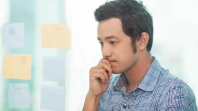 Orang Cerdas Bisa Salah! Ini Kesalahan Berpikir Fatal Mereka