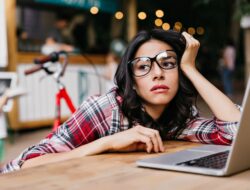 Benarkah Gen Z Paling Stres? Bukti Ini Akan Membuka Matamu!