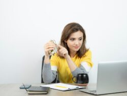 Kebiasaan Finansial Ini Bikin Kelas Menengah Gagal Kaya!