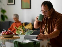 Usia 50 Tahun? Bongkar Rutinitas Anti Tua yang Wajib Dicoba!