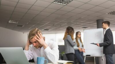 Perusahaan Toxic? Ini 5 Alarm yang Bikin Karyawan Pergi!