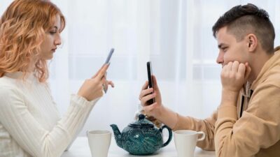 Sering Pakai? 7 Kata Ini Bisa Bikin Chat Terasa Menyebalkan
