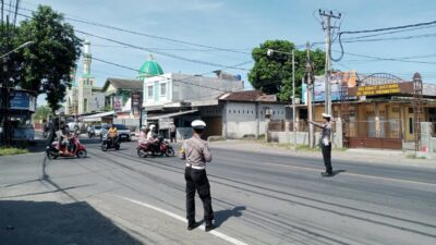 Amankan Lebaran Topat, Polisi Intensif Patroli di Lombok Barat