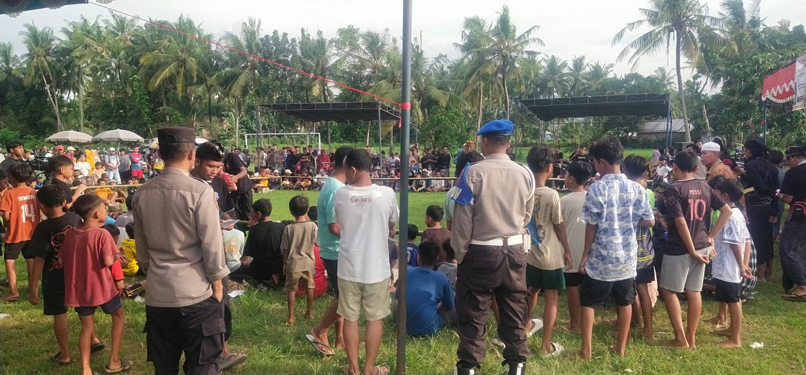Polsek Kuripan Amankan Pagelaran Peresean dengan Profesional dan Humanis