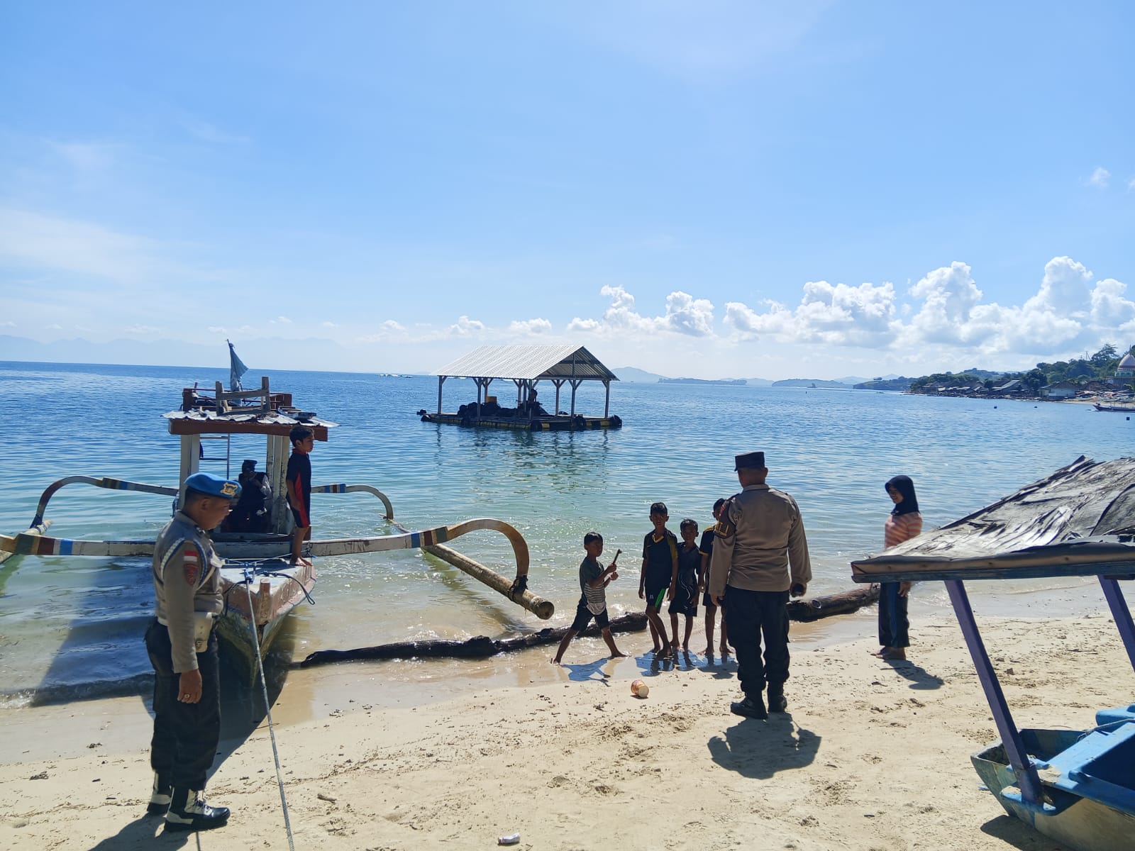 Patroli Rutin Polsek Sekotong Amankan Obyek Wisata di Lombok Barat