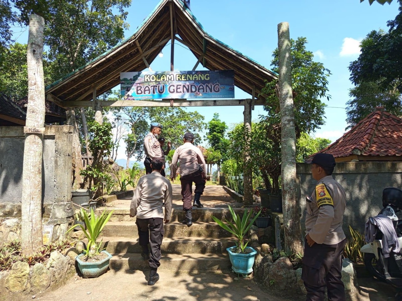 Patroli Intensif Polisi Jaga Keamanan Wisatawan Lebaran Topat di Lombok Barat