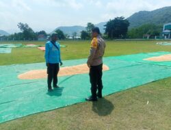 Perempuan Muda di Dompu Tertangkap Edarkan Sabu, Aksi Terekam di Balik Bale-Bale Rumah