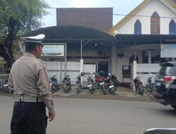Sat Lantas Polres Bima Kota Laksanakan Pengamanan Tempat Ibadah Gereja dalam Rangka Jum’at Agung