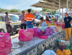 Piket Polsek Maluk Gelar Patroli Dialogis Pasar, Warga Diimbau Waspada Modus Penipuan Online