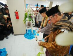 Kunjungi Buntet Pesantren Cirebon, Kapolri Silaturahmi ke Dewan Sepuh hingga Resmikan Pondok