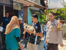 Bhabinkamtibmas Menala Dampingi Puskeswan Lakukan Vaksinasi Hewan Peliharaan
