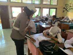 Sat Lantas Polres Bima Kota Gelar Sosialisasi Kamseltibcarlantas di SMKN 1 Kota Bima