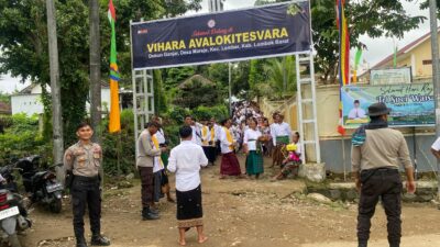 Nunas Tirta Suci Waisak di Lombok Barat: Khidmat dan Pengamanan Ketat Polisi