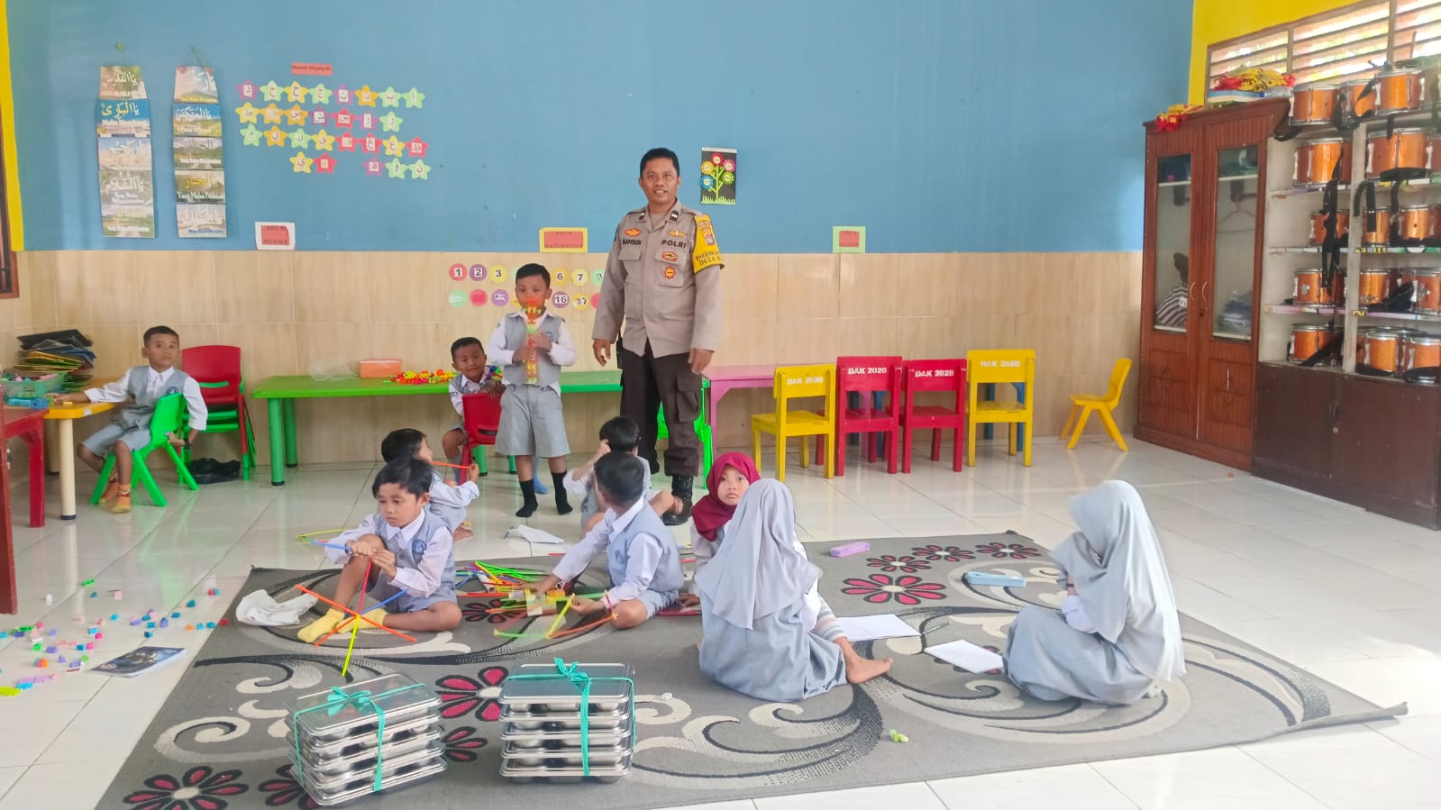 Gizi Anak Jadi Prioritas: Pemkab Lombok Barat Distribusikan MBG