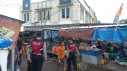 Polres Lombok Barat Kenalkan KEMOS dalam Patroli Pasar Kediri