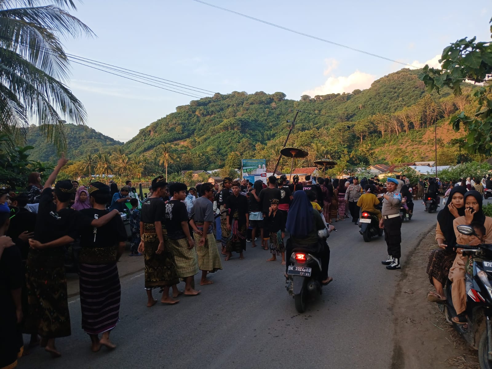 Polsek Sekotong Kawal Ketat Tradisi Adat Nyongkolan, Pastikan Keamanan dan Ketertiban Terjaga