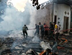 Personel Polsek Ambalawi Bantu Padamkan Kebakaran Rumah di Dusun Benteng Tolowata