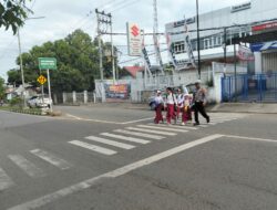 Personel Sat Lantas Polres Bima Kota Laksanakan Gatur Pagi untuk Wujudkan Kamseltibcar Lantas